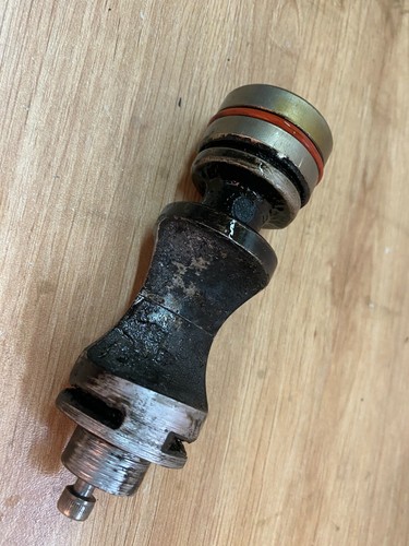 Une valve cylindre - une,