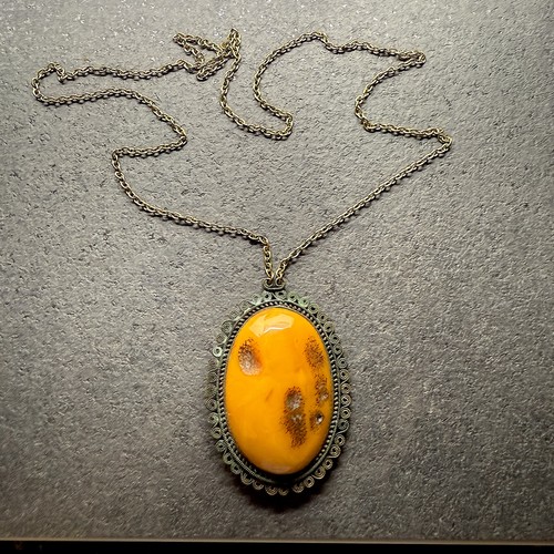 Collier pendentif ancien