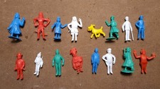 16 Figurines Stenval 1971