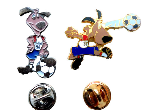 Pin football coupe - pin's,
