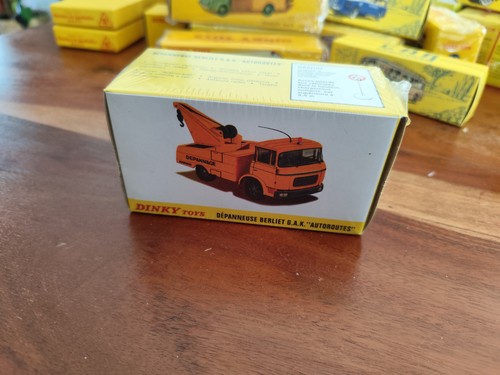 Dinky toys depanneuse berliet - dinky,
