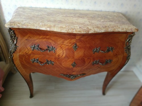 Jolie commode galbée louis - commode, xv