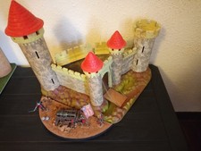 CHATEAU  MOYEN AGE CHATEAU FORT + DIAPORAMA SOLDATS 6 CM