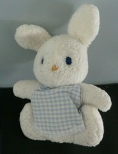 73. DOUDOU PELUCHE BOULGOM LAPIN BLANC ROBE TABLIER BLEU VICHY 20c musique HS BE