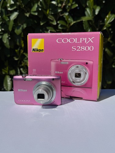 Near mint nikon coolpix - [near, mint]