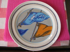ASSIETTE  SARREGUEMINE décor drapeaux paquebot "la champagne"signée:V.CHARPY