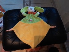 Doudou Plat Chien Vert Jaune