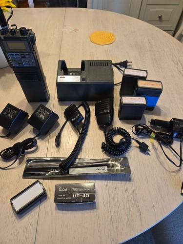 Icom 32at handheld radio - icom, ic-32at