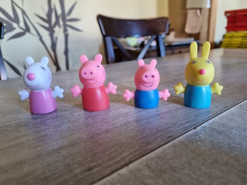 Marionnettes doigts pegga - à,