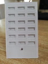 Présentoirs 18 bagues en Plexiglas