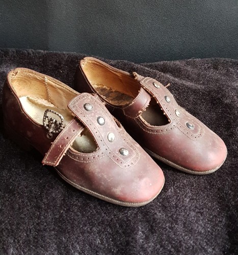 Anciennes chaussures cuir - chaussures, en