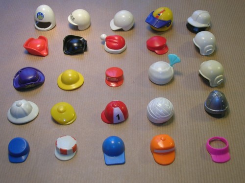 Lot playmobil 25 chapeaux - /,