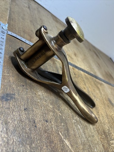 Old tool outil - n°,
