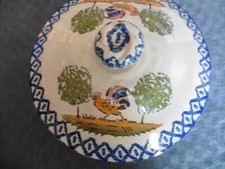 ANCIENNE SOUPIERE "CHAROLLES" COUVERCLE POIGNETS "COQS" H 13 CM D 13,5 CM