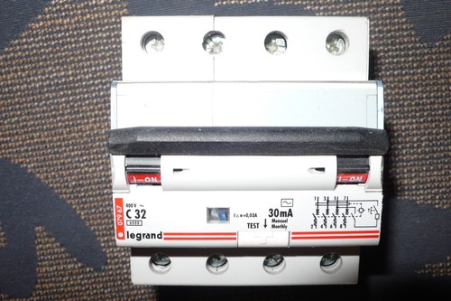 Disjoncteur differentiel - disjoncteur,