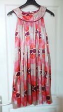 robe légère sans manche zara motif rose fushia beige taille M