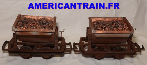Deux wagons bennes basculantes