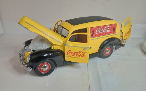 Matchbox ford sedan - 1/20,