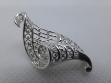 broche ancienne neuve