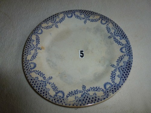 Ancienne assiette plate e - plate,
