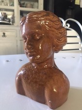 lot 1 TRÈS BEAU VISAGE FEMME EN TERRE CUITE SIGNÉE  A J P 23 x 64