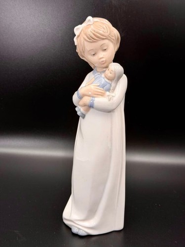 Rare figurine poupée - , en