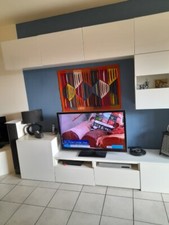 MEUBLE TV AVEC RANGEMENTS MARQUE IKEA LAQUE BLANC ELEMENTS HAUT ET BAS 