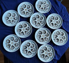 12 ASSIETTES À HUÎTRES