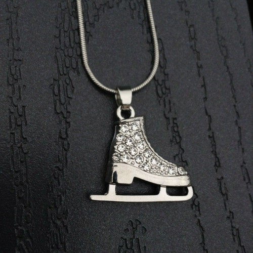 Collier avec pendentif - , patin