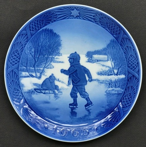 Assiette collection signée - de,