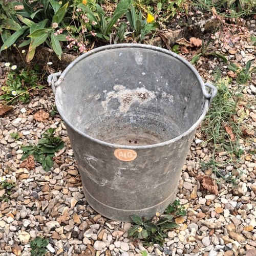 Seau ancien zinc - ancien, en