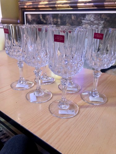 Verres à vin - À, &