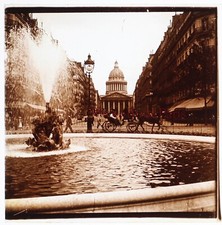 PARIS Rue Soufflot Le