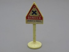 Panneau routier danger