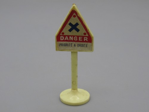 Panneau routier danger