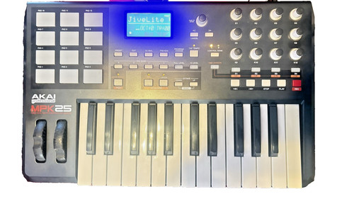 Akai mpk25 keyboard - akai,