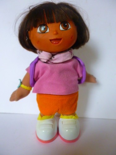 Ancienne poupée dora - ancienne,