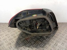 Feu arriere principal droit