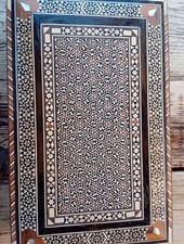 ANCIENNE BOITE ORIENTALE EN