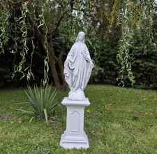 Statue de Sainte Madone sur