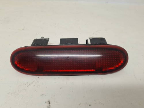 Troisième feu stop pour