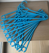 10 cintres en plastique 42x20