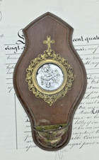 Bénitier daté mai 1915 & chiffré S F bois & laiton doré médaille de la Vierge