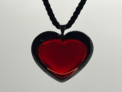 Collier pendentif cœur rouge