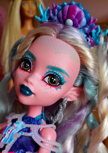 Poupée monster high lagoona - monster,