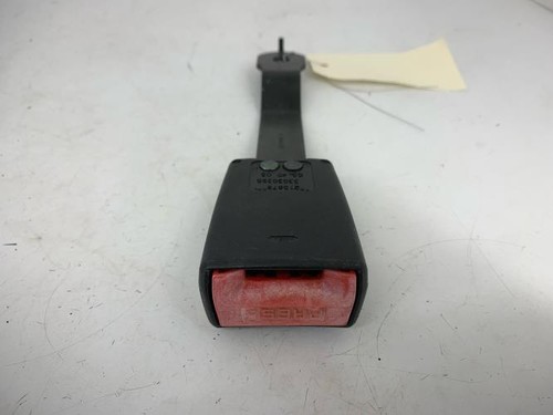 Attache ceinture avant - , droit
