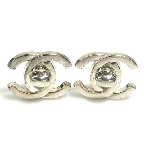 Auth chanel logo turnlock - chanel,