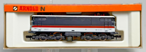 Arnold 2481 locomotive - n,