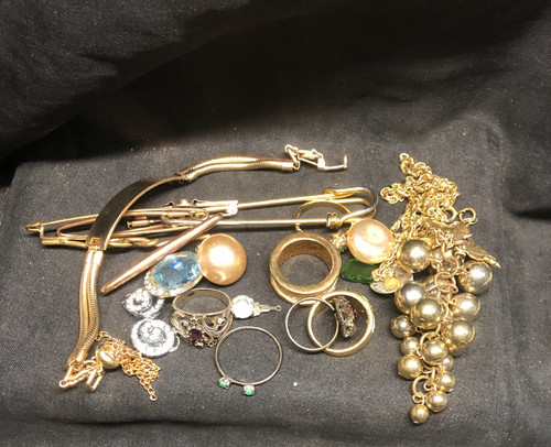 Lot bijoux ancien - lot,