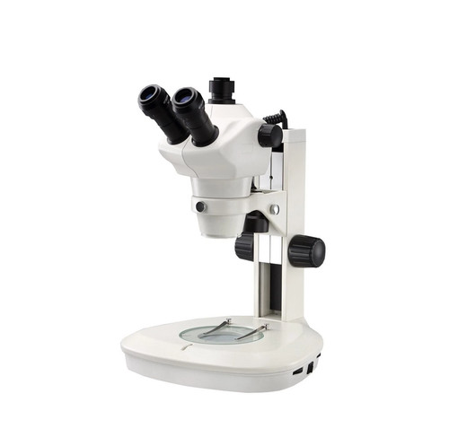 Microscope trinoculaire - , à